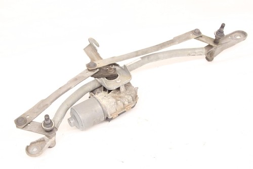 Windshield wiper linkage and motor