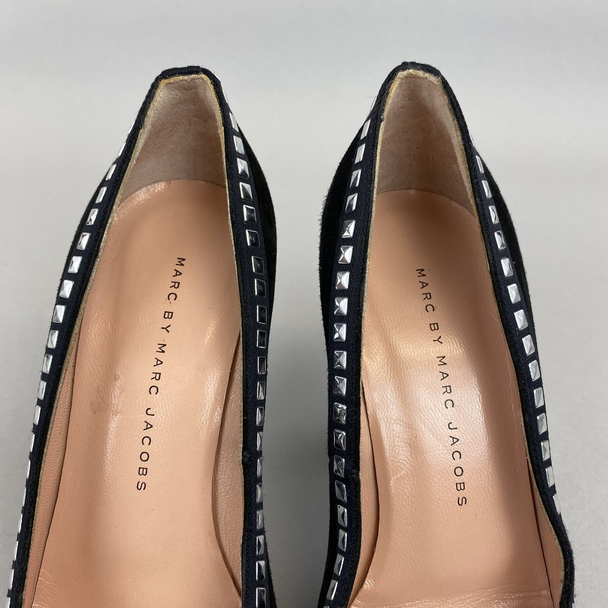 marc jacobs suede pumps