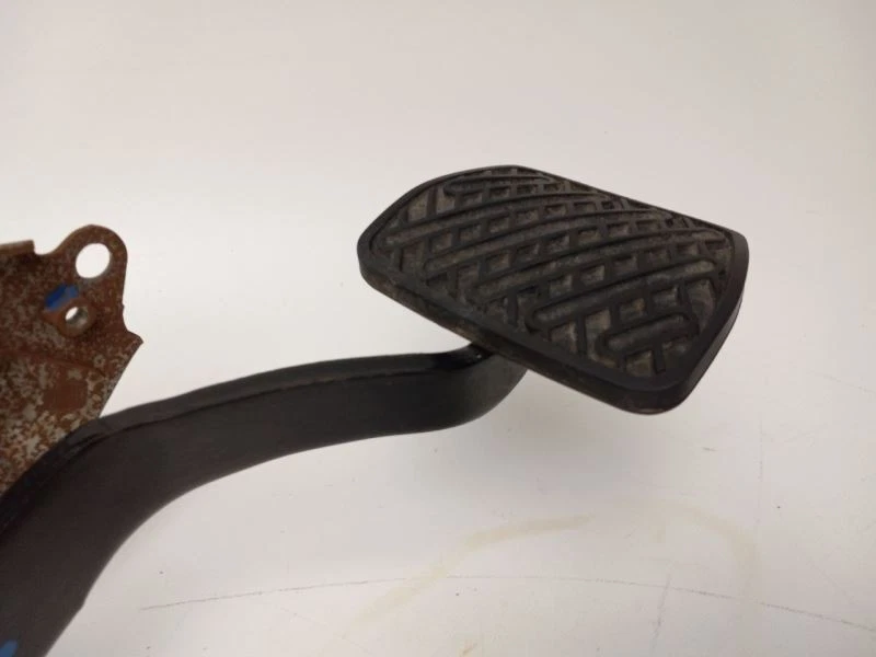 2013 NISSAN ALTIMA BRAKE PEDAL - Image 2 of 4
