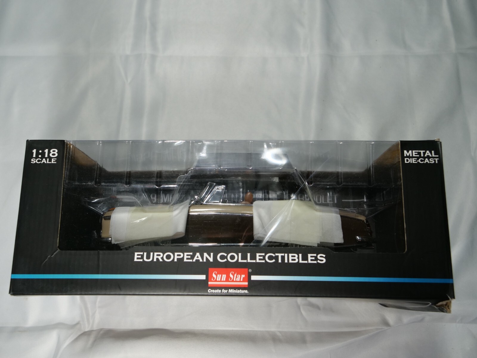Sunstar European Collectibles Mercedes-Benz 220SE Cabriolet 1958 1:18 Scale Car