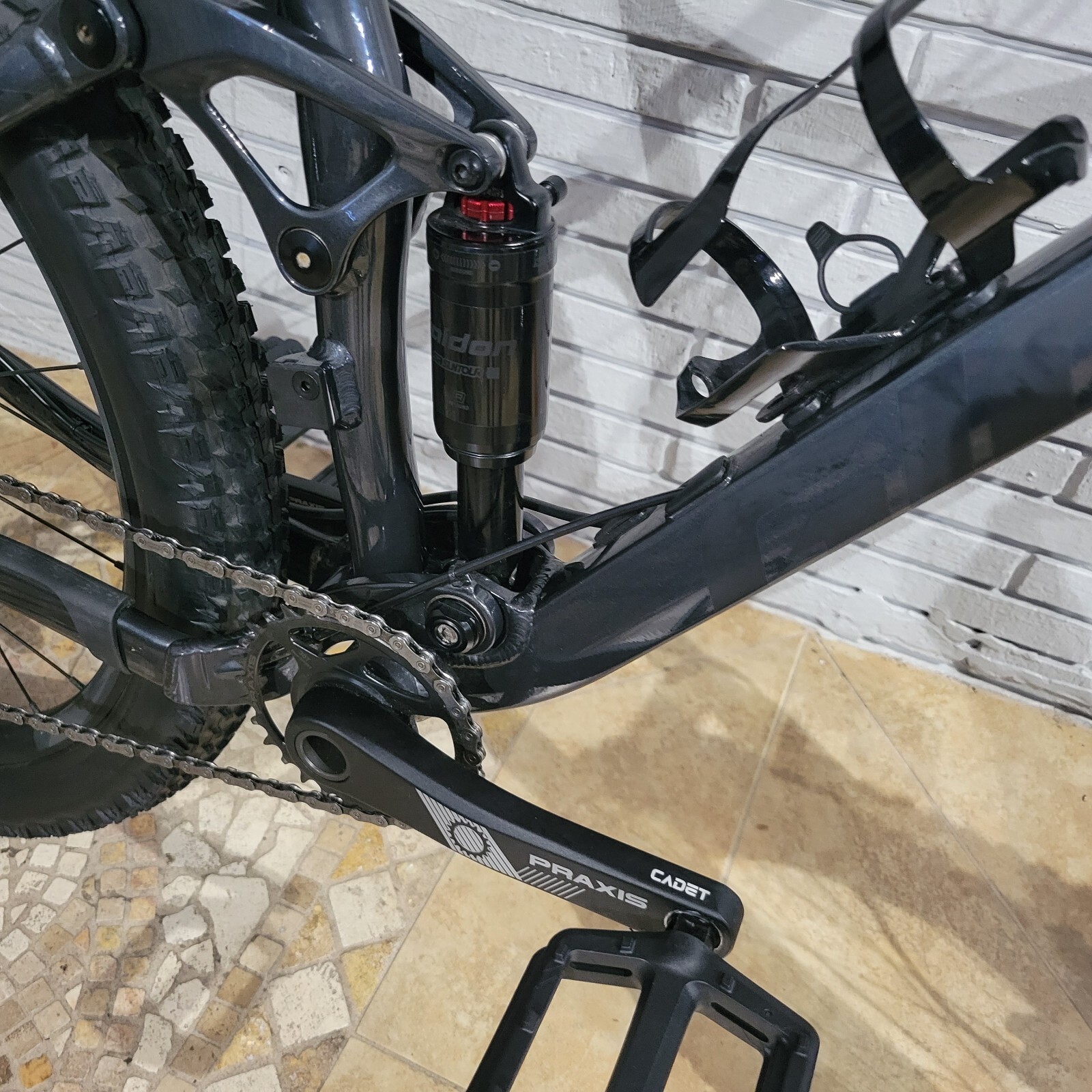2023 Giant Stance 27.5 (Medium) Full Suspension Mountain Bike 