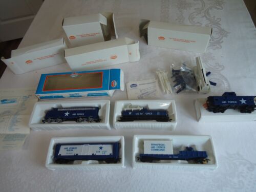 Model Power HO USAF Trains Diesel Loco-Caboose-Tank Car-Box Car-Searchlight Car