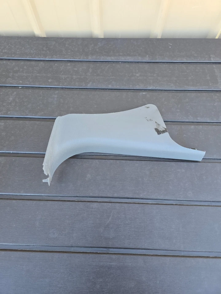 Chrysler Town & Country 2004-2007 moldura capucha moldura moldura derecha OEM 0RS20BD5AE Foto 2 de 4