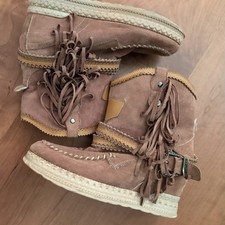 Women's Fringe Boots Size 7