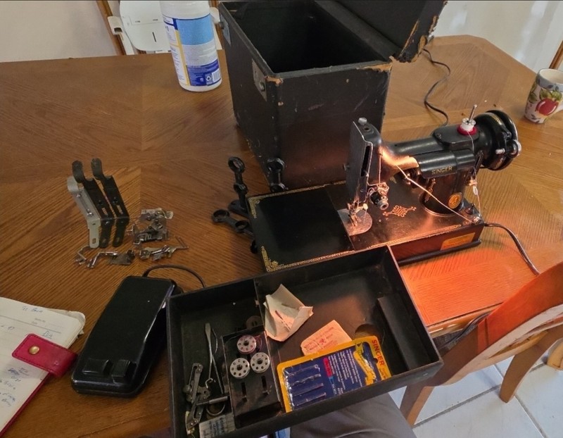 1948 Singer 221-1 Portable Electric Sewing Machine w/ Case & Foot Control