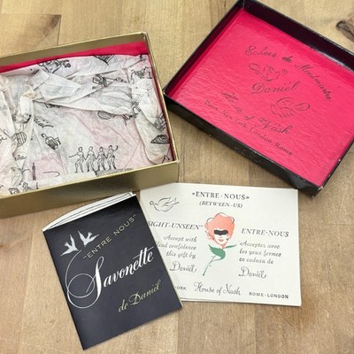 Vintage 1950s Entres Nous de Daniel Paris House of Nash Wallet EMPTY BOX w Card