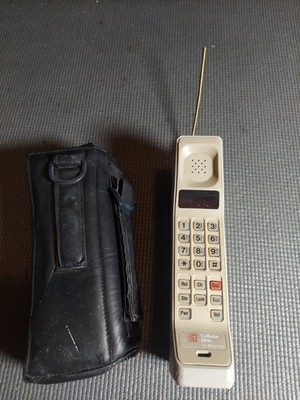 Motorola DynaTAC 8000M Retro 1980s Analogue Brick Phone Model SLF3350C