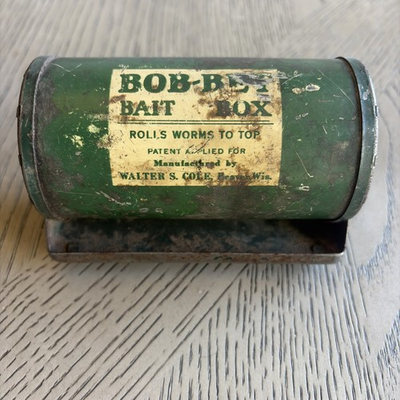 #ad BOB BET Metal Bait Box Walter S Cole Beaver Wisconsin For Fishing Worms Vintage $15.99