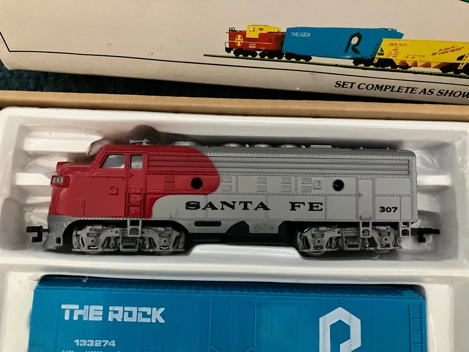 Bachmann Diesel Hustler HO Scale Electric Model Train Set 40-101 1970s Complete - Image 3 of 4