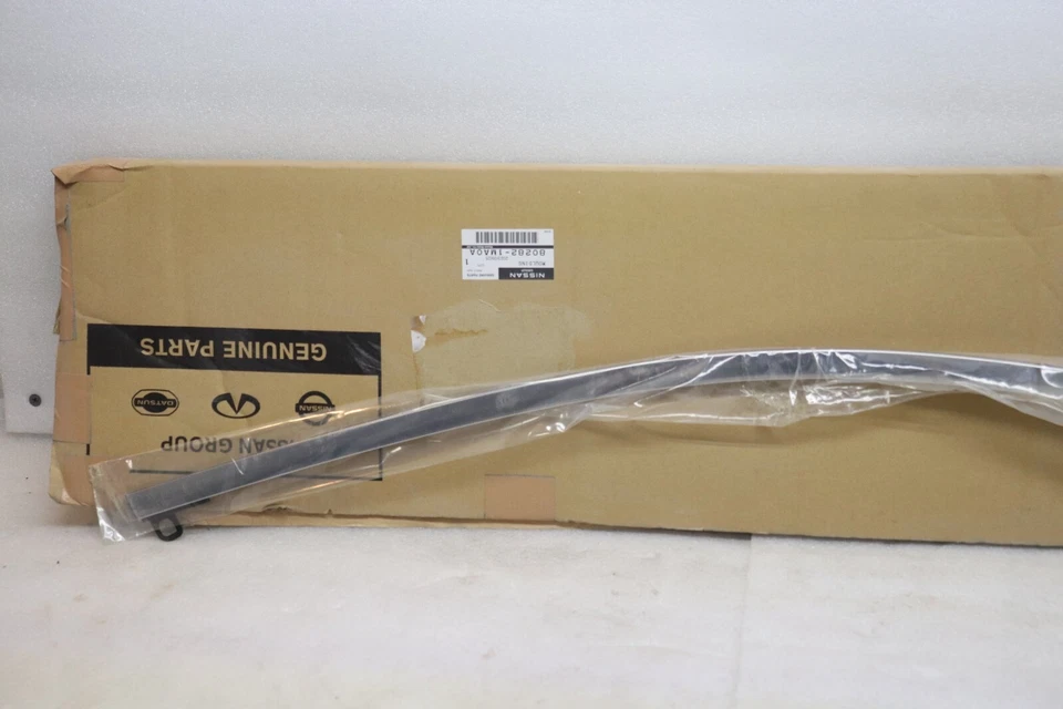 2012-2013 Infiniti M35h M37 M56 2014-2019 Q70 MOULDING Front RIGHT Door SASH - Image 3 of 4
