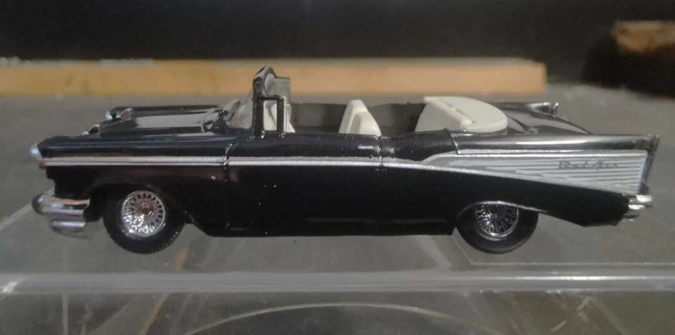 BUSCH 45007 Chevrolet Bel Air Cabrio - scala H0 - Immagine 4 di 4