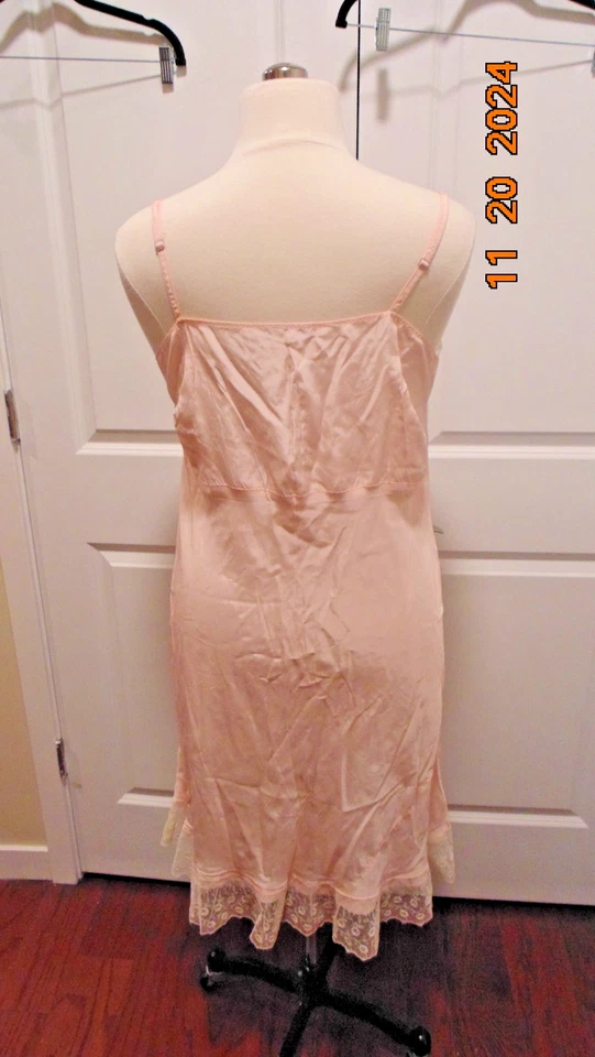 Busto de mujer 42" DE COLECCIÓN HECHO A MANO ELEGANTE ROSA SIN CORDONES DE ENCAJE CON BORDES Y SATÉN Foto 4 de 4