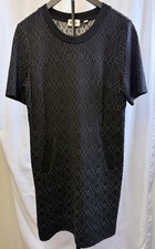 Leota Black Geometric Print Shift Dress Medium Stretch Knit Short Sleeve Pockets