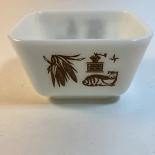 Pyrex Refrigerator Dish Early American Brown/White NO LID 501b 1 .5 Cup