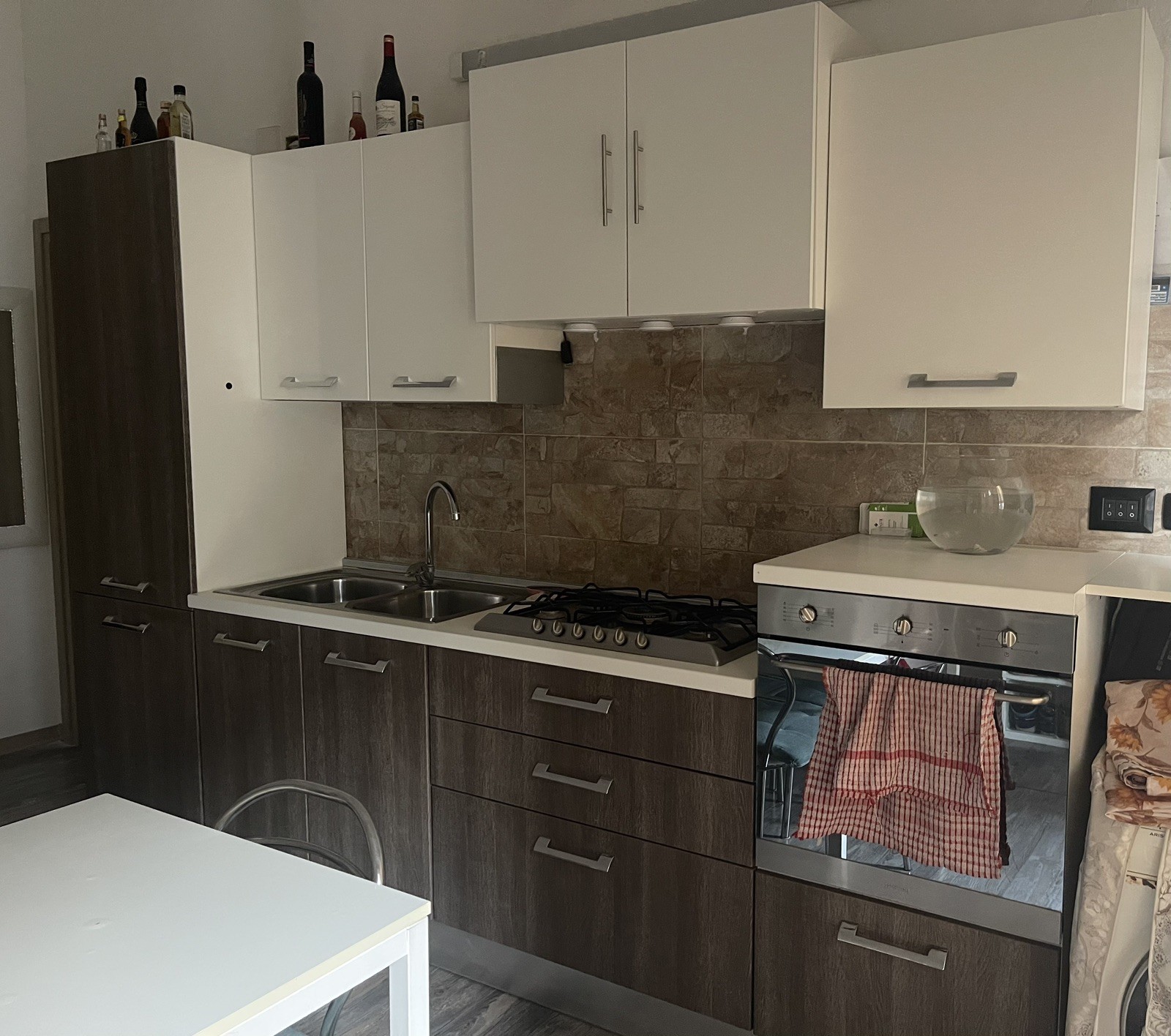 cucina completa di elettrodomestici usata