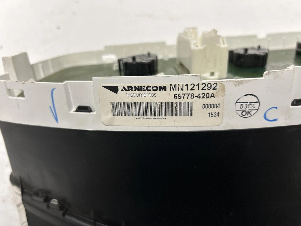 Mitsubishi Envavor 2004 velocímetro clúster 4x4 66 k millas OEM 04 Foto 3 de 3