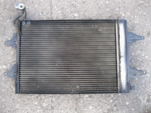 SEAT IBIZA 2002-2006 1.2 AIR AVEC RADIATEUR 6Q0820411H - Photo 1/3