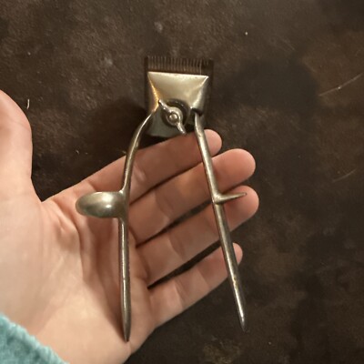 Vintage Oster Hand Hair Clipper Model 105