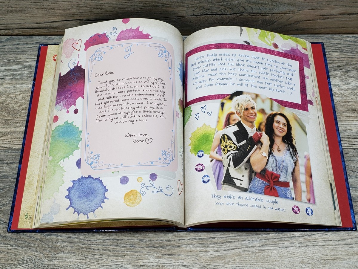 ディセンダント　DESCENDANTS　海外ドラマ　ファッションブック Descendants 2: Evie's Fashion Book by - Descendants, Disney