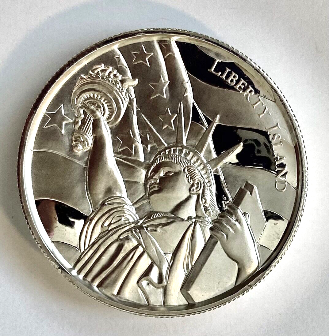 American Landmarks Liberty Island High Relief 2oz  Fine 999 Silver Coin Round
