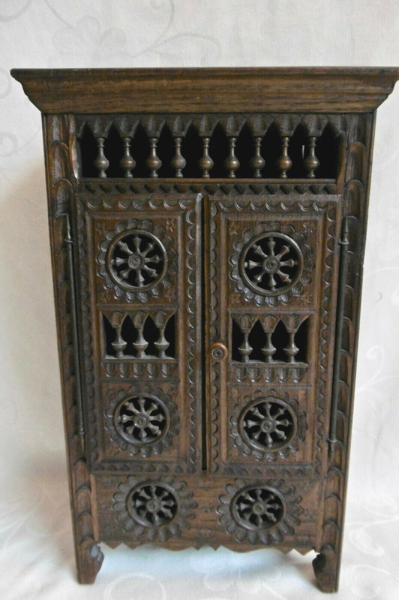 Belle Armoire Bretonne Miniature En Bois Sculpté Pour Poupée - France - Occasion