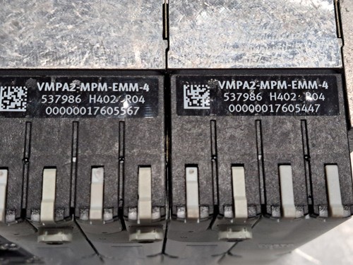 FESTO VALVE BLOCK W (1) VMPA-KMS1-8-5 CONTROL AND (3) 537952 VALVES EXC COND - Picture 6 of 6