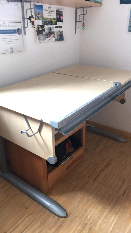 Schreibtisch höhenverstellbar von Kettler dazu Nachttisch von Kettler, 150 euro