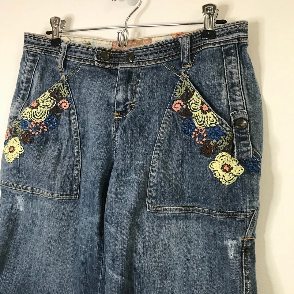 Vintage Y2K 2000s Candie's Denim Jean Shorts Size 5 / 4 Embroidered Roll Tab - Image 2 of 4