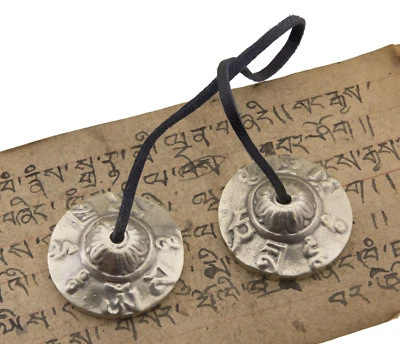 Cymbales Tingsha tibétaines 4.5 cm Mantra Om mani Qualité artisanale 25774 MU