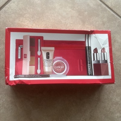 Clinique 8 Piece Set. From Daylight To Date Night New In Box Complete