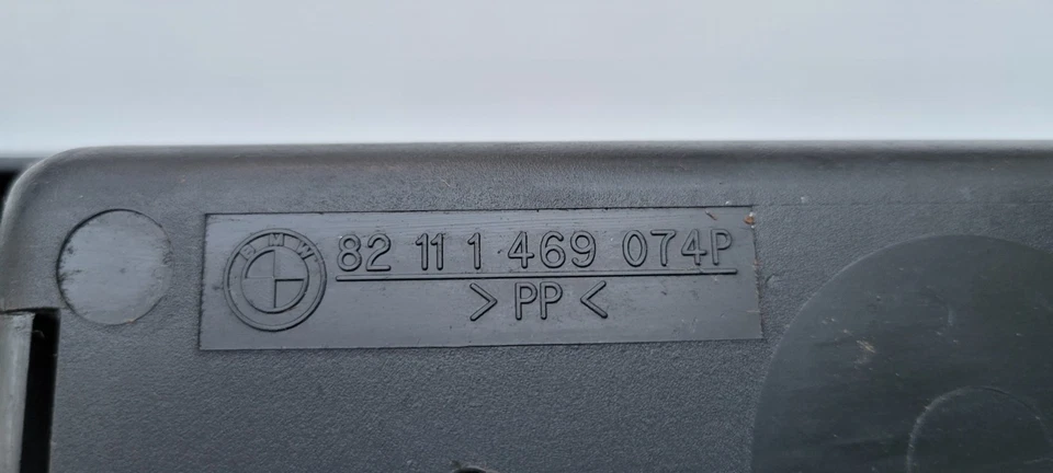 BMW E36 318ti Consola central Portavasos Tablero de monedas Borde OEM 82111469074 Foto 4 de 4