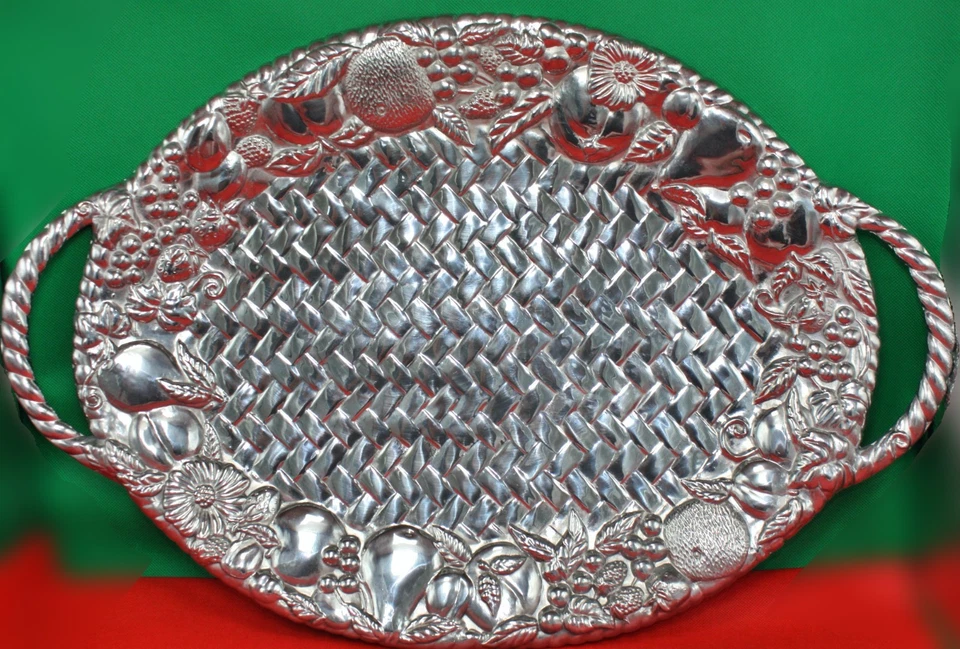 Bandeja grande de aluminio para servir frutas Lenox de 22,5" Foto 2 de 4