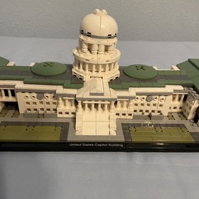LEGO ARCHITECTURE: US Capitol 21030 ~90% complete no box or instructions