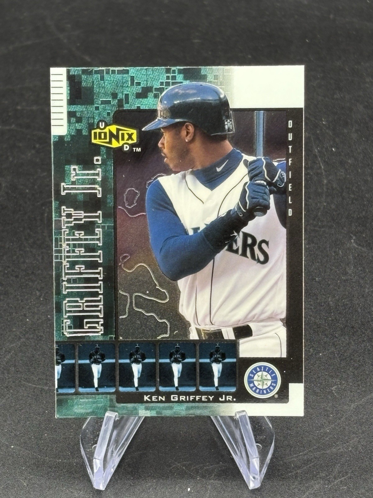 2000 UD Ionix #29 Ken Griffey Jr. Seattle Mariners HOF