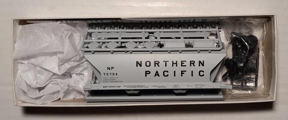 InterMountain #41513-02 ACF Center Flow 2-Bay Hopper Northern Pacific #75754 NIB - Image 2 of 3
