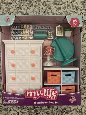 My Life As Bedroom Play Set 16 Piece  Dresser, Table, Lamp Etc (Rare) NEW