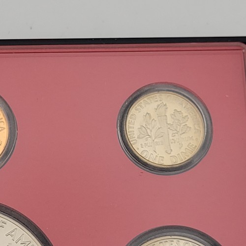 1977s United States Proof Set With Original Black Box 6 Coins Copper/Silver - Picture 17 of 18