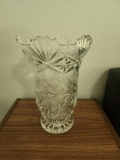 24 LEAD CRYSTAL GLASS VASE WITH FROSTED FLOWERS 9"