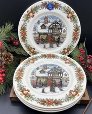 NEW-Royal Stafford CHRISTMAS TOY SHOP 11" Dinner Plates Pine Border (Set of 4)