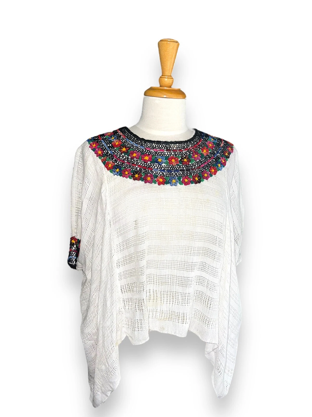 MI GOLONDRINA Embroidered Crochet Poncho Top Multi White Size M/L