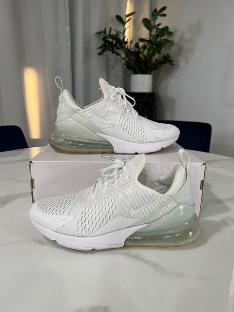 Vehiculo Asociacion Restriccion Nike Air Max 270 Triple White On Feet Hacer Deporte Acortar Grave