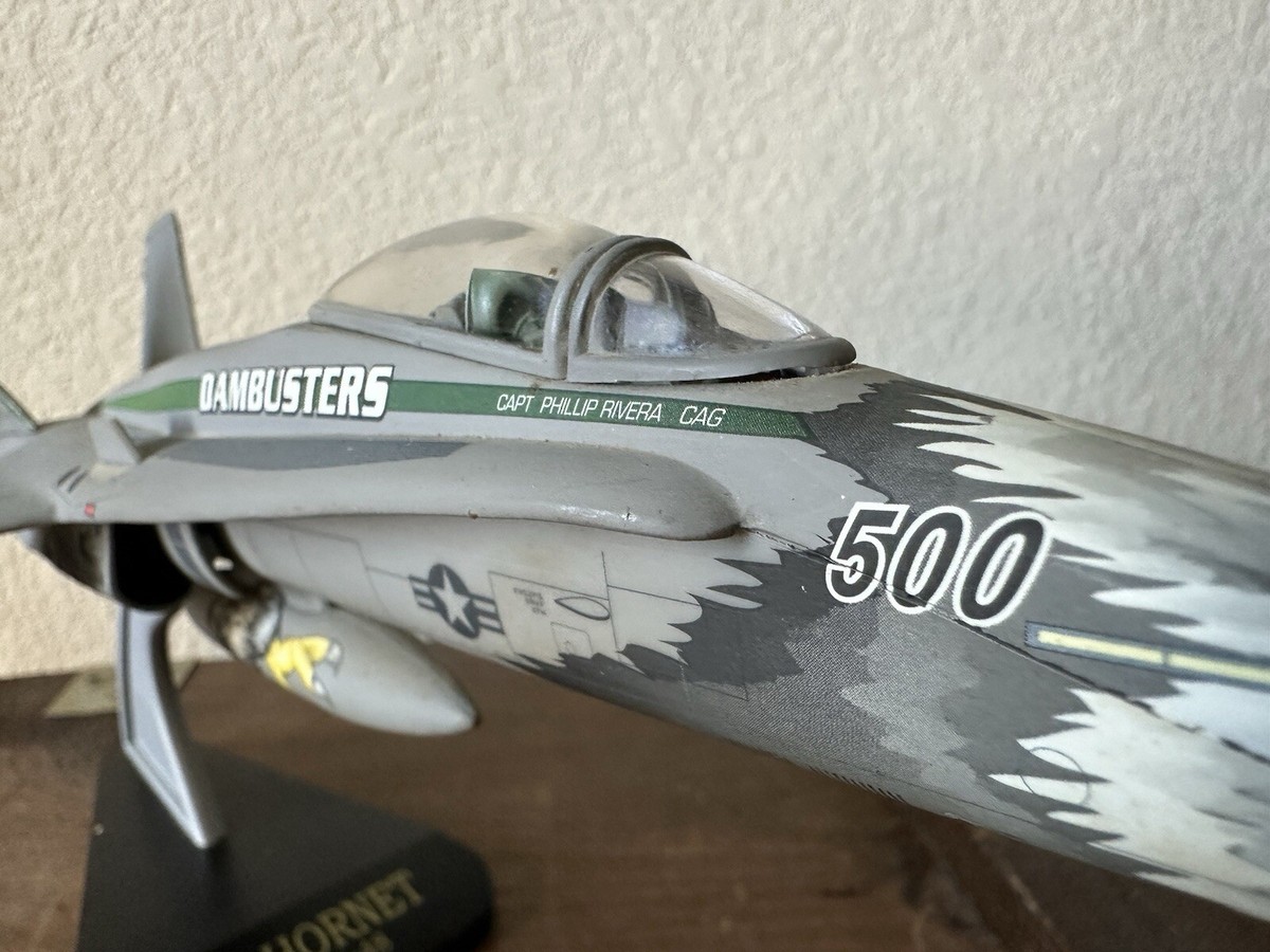 航空機・ヘリコプター desk display model 1/48 F/A-18 F-16 desk
