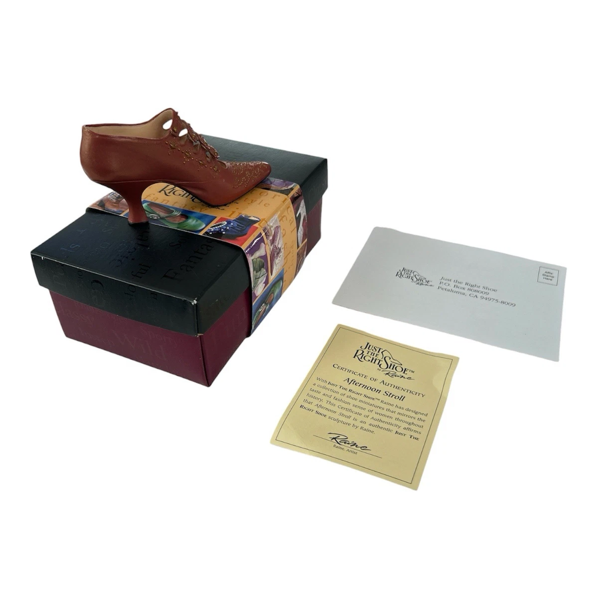 Preços baixos em Just The Right shoe Willitts Esculturas e