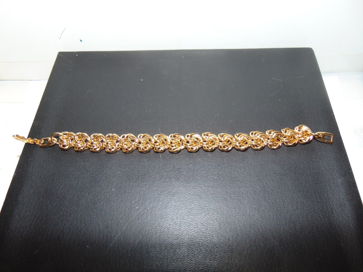 NAPIER Shiny Gold Tone Interlocking Circle Links Bracelet