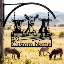 Personalized Peeking Goat Metal Sign, Rustic Wall Art for Farmhouse, Funny Decor