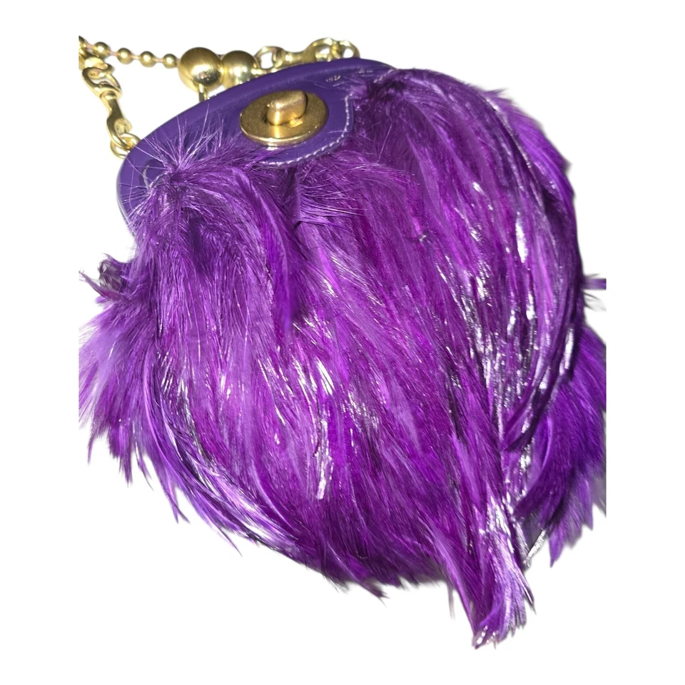 Raro Coach Amapola Pluma Púrpura Mini Monedero Llavero Bolso Dije Cadena Dorada Foto 2 de 4