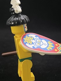 LEGO Pirates Islander King Minifigure Pi069 6264 Forbidden Cove W/ Shield Plume