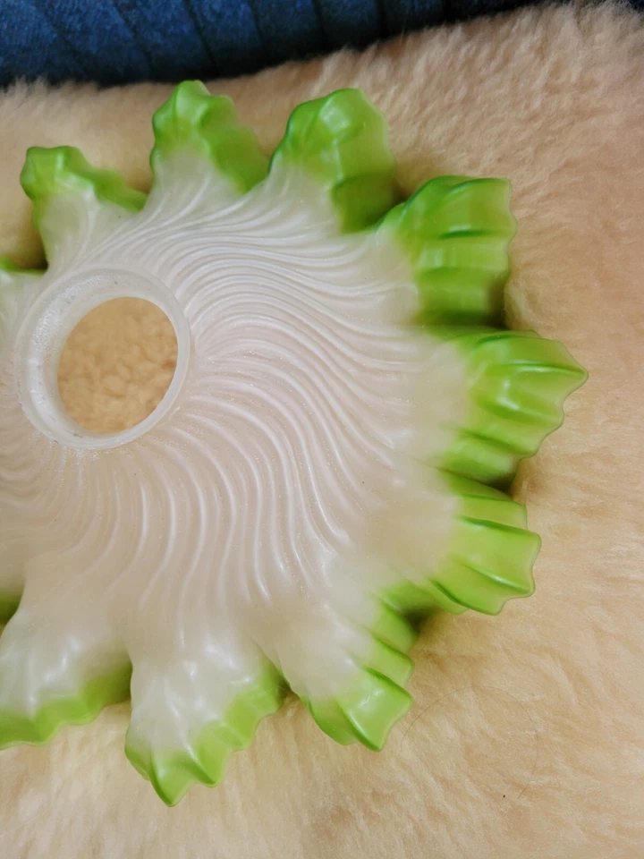 ANCIEN ABAT-JOUR EN VERRE TREMPÉ OPALINE LUSTRE VERT DENTELLE - Photo 4/4
