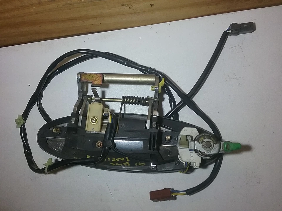 1990-1996 Infiniti Q45 maçaneta externa dianteira direita (cor prata) M95 - Imagem 3 de 3