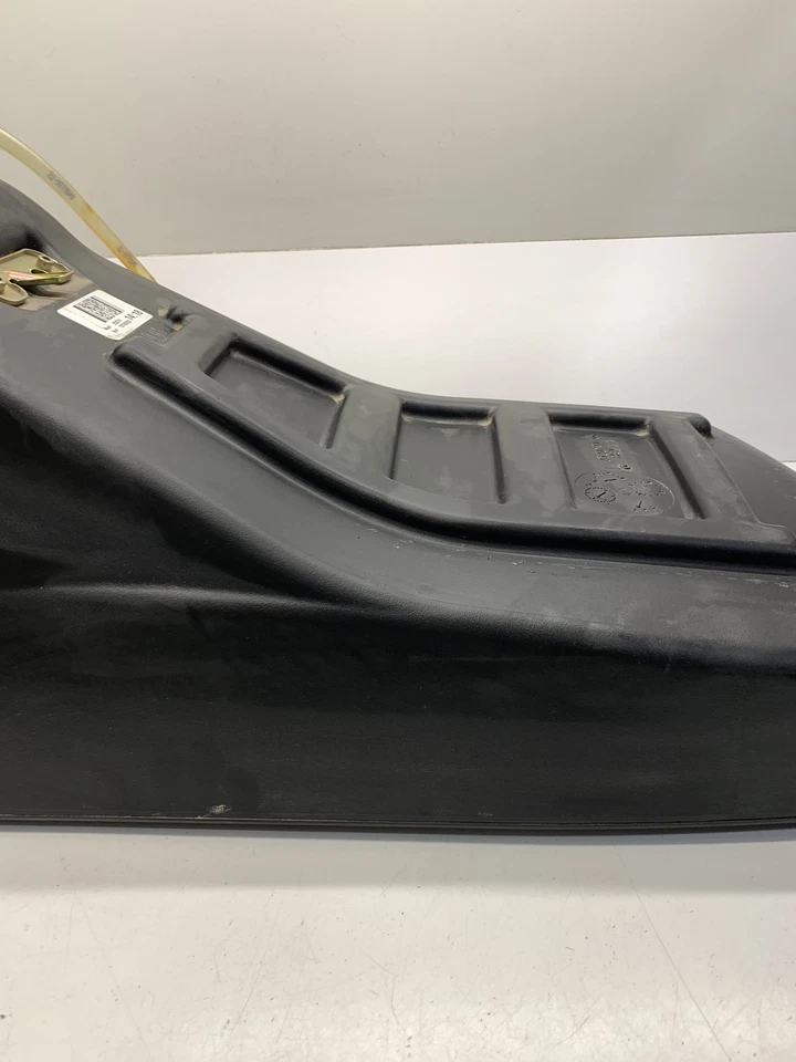 Conjunto de tanque de combustible moldeado, RMK - sin bomba - Polaris IQ 600 2011 | negro 56060 Foto 3 de 4